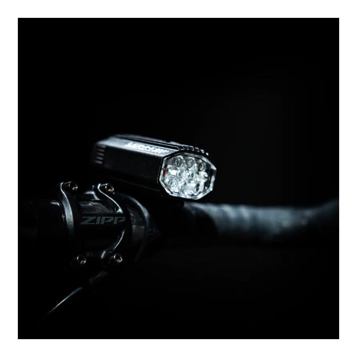 Feu Avant LEZYNE FEMTO DRIVE - Éclairage LED Pour Vélo, Tout Neuf